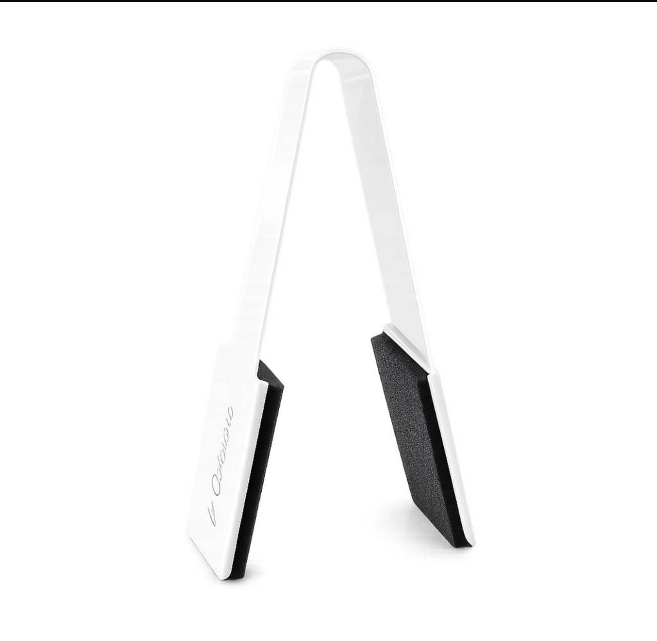 Colorina tongs.